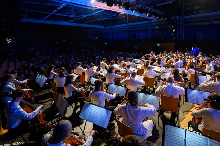 Luise Scherer und die Kraft von 120 Celli_2025_05